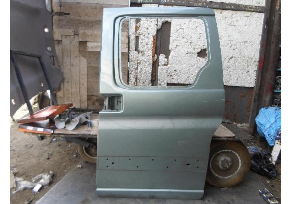 Дверка бокова ліва під скло, Peugeot, Citroen.02-08